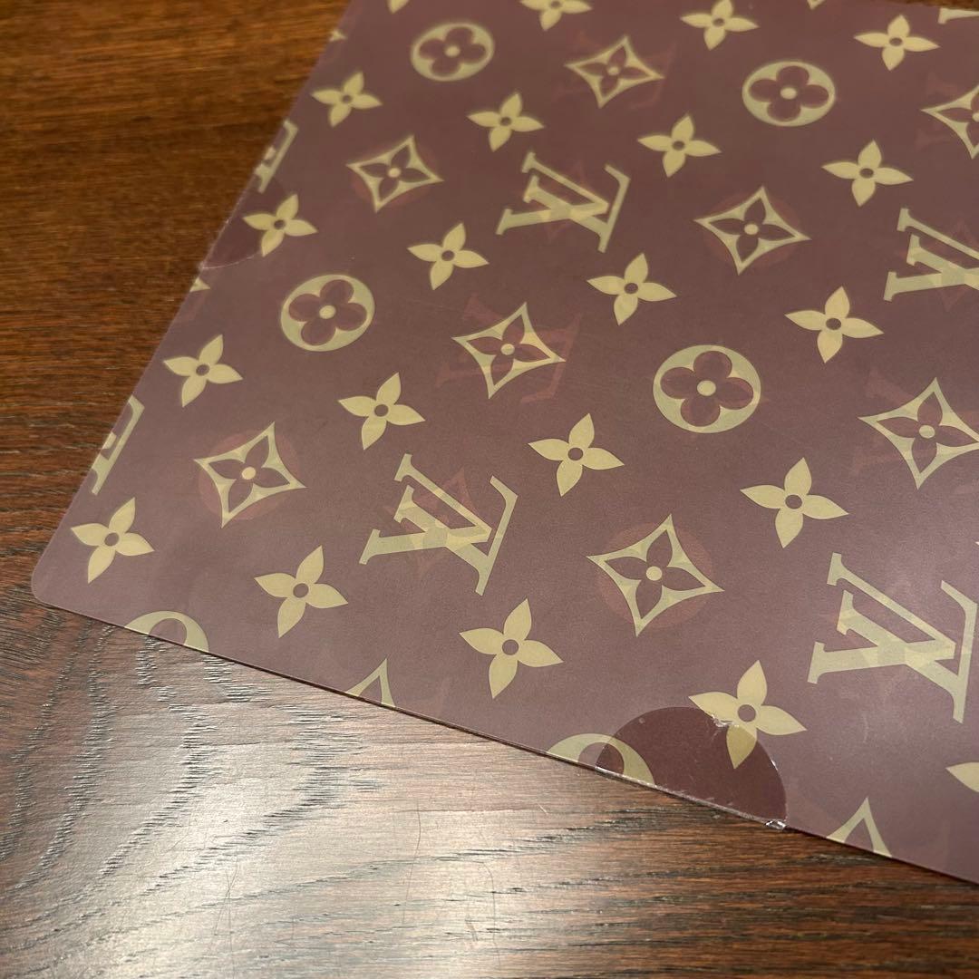 村上隆　ルイヴィトン　チェリー柄クリアファイル