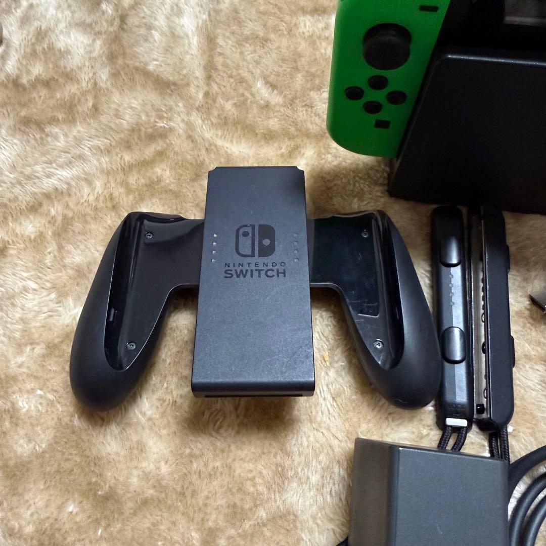 Nintendo Switch 本体 グリーンとピンクのジョイコン