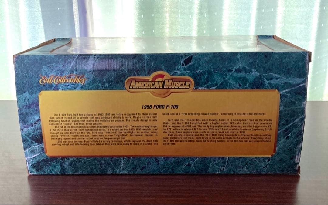 アーテル 1/18 スケール 1956 Ford F-100 赤