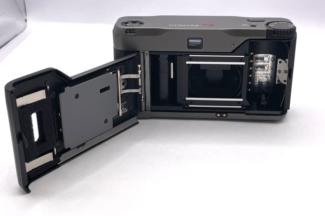 美品　コンタックスcontax t2動作確認済　チタンブラック　おまけ付き