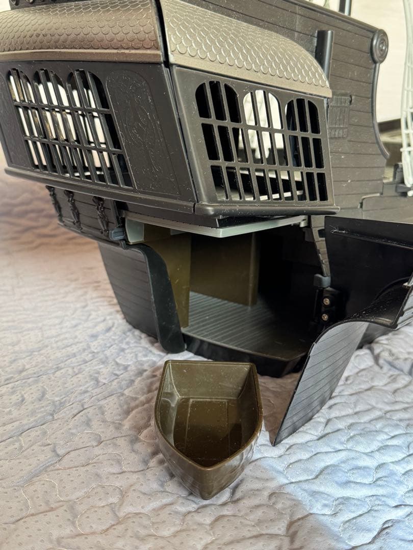 希少！ビックスケール　フィギア　ブラックパール号 パイレーツ・オブ・カリビアン