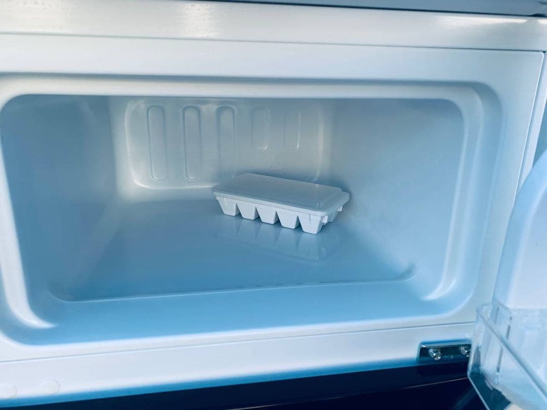 送料設置無料　Hisense 2ドア冷凍冷蔵庫　HR-B95A