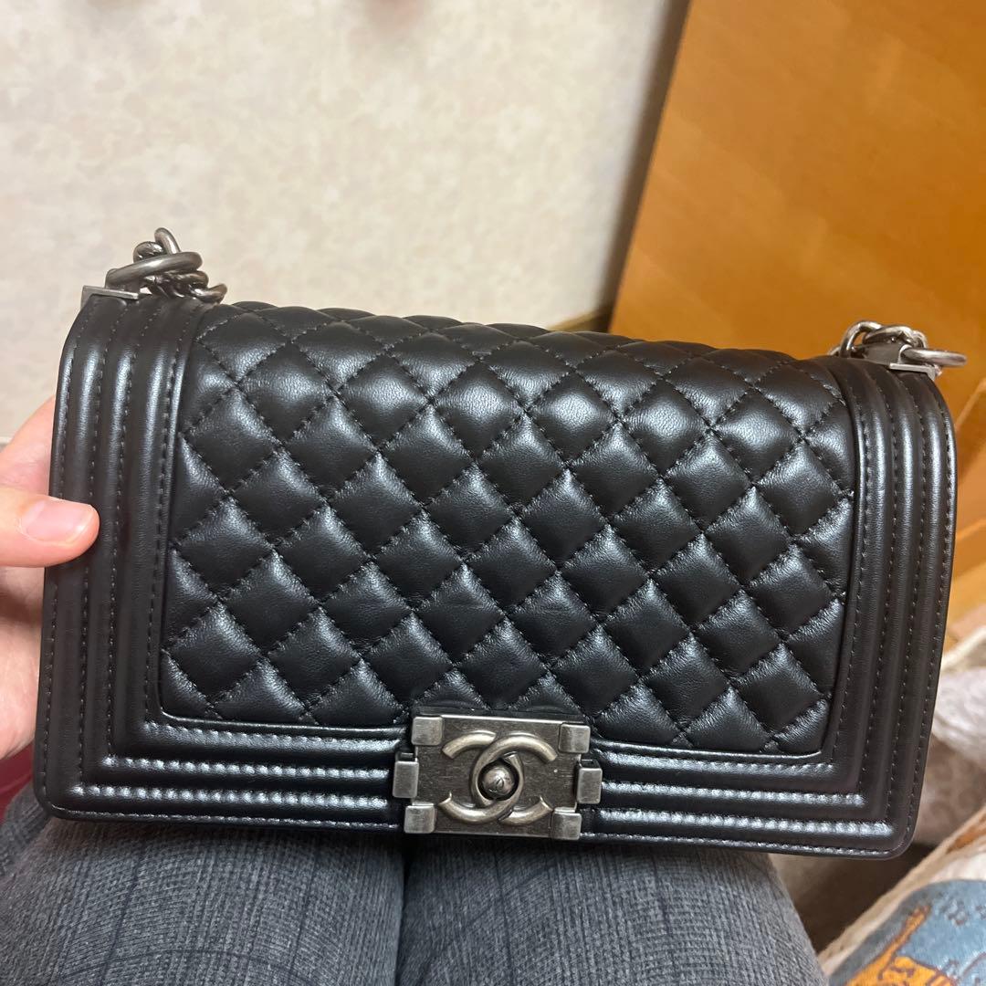 ブラック キルティング ショルダーバッグ