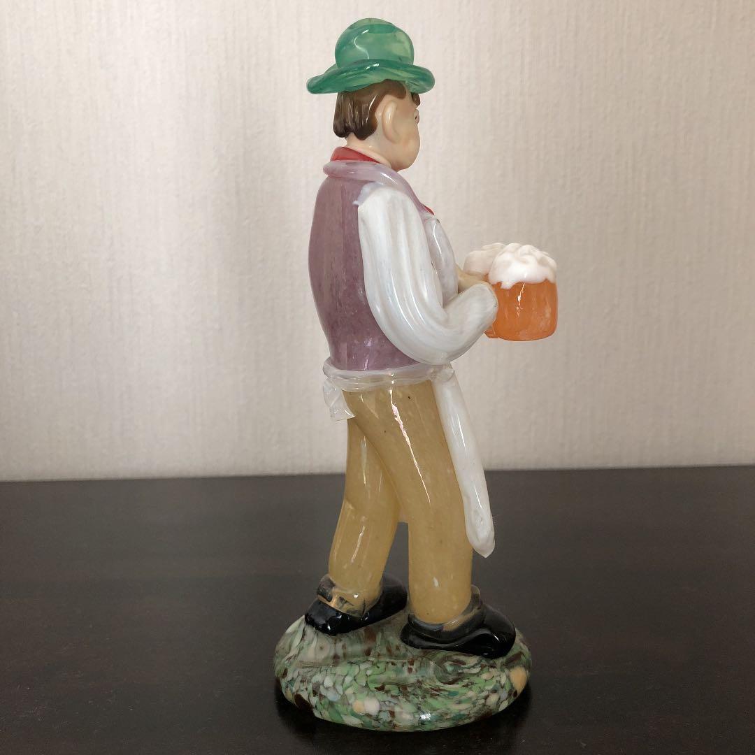ボヘミアガラス　ビールを持つ主人 ビールジョッキーを持つ人形