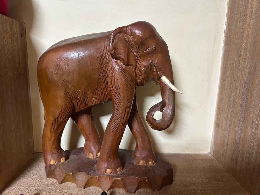 木製象の彫刻