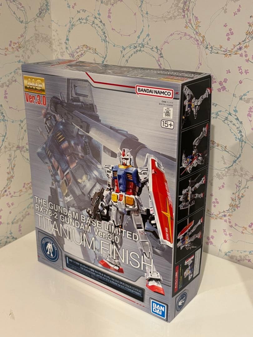 MG ガンダムベース限定 RX-78-2 ガンダム Ver.3.0[チタニウム