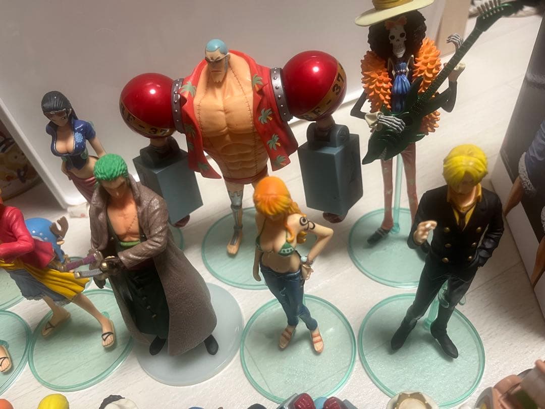 ワンピース　フィギュア23体＋パズル＋ストラップ　セット