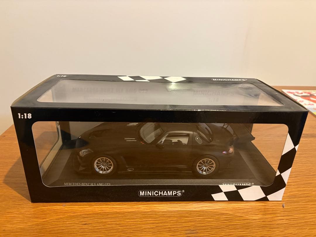 MINICHAMPS メルセデス・ベンツ SLS AMG 1:18