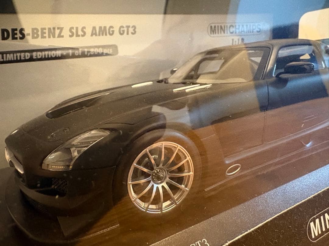 MINICHAMPS メルセデス・ベンツ SLS AMG 1:18