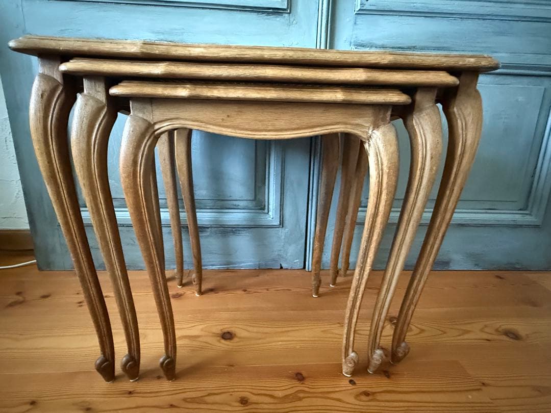 【値下げ】フランスアンティーク　ガラス天板のネストテーブル　猫脚