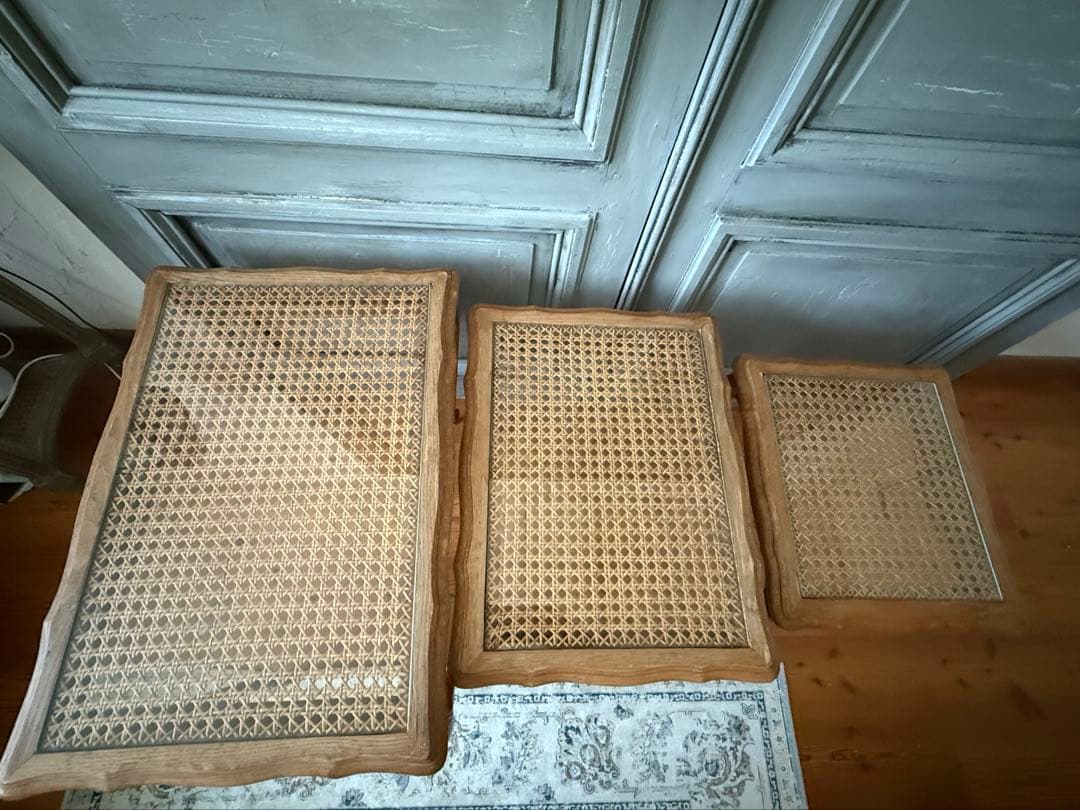 【値下げ】フランスアンティーク　ガラス天板のネストテーブル　猫脚