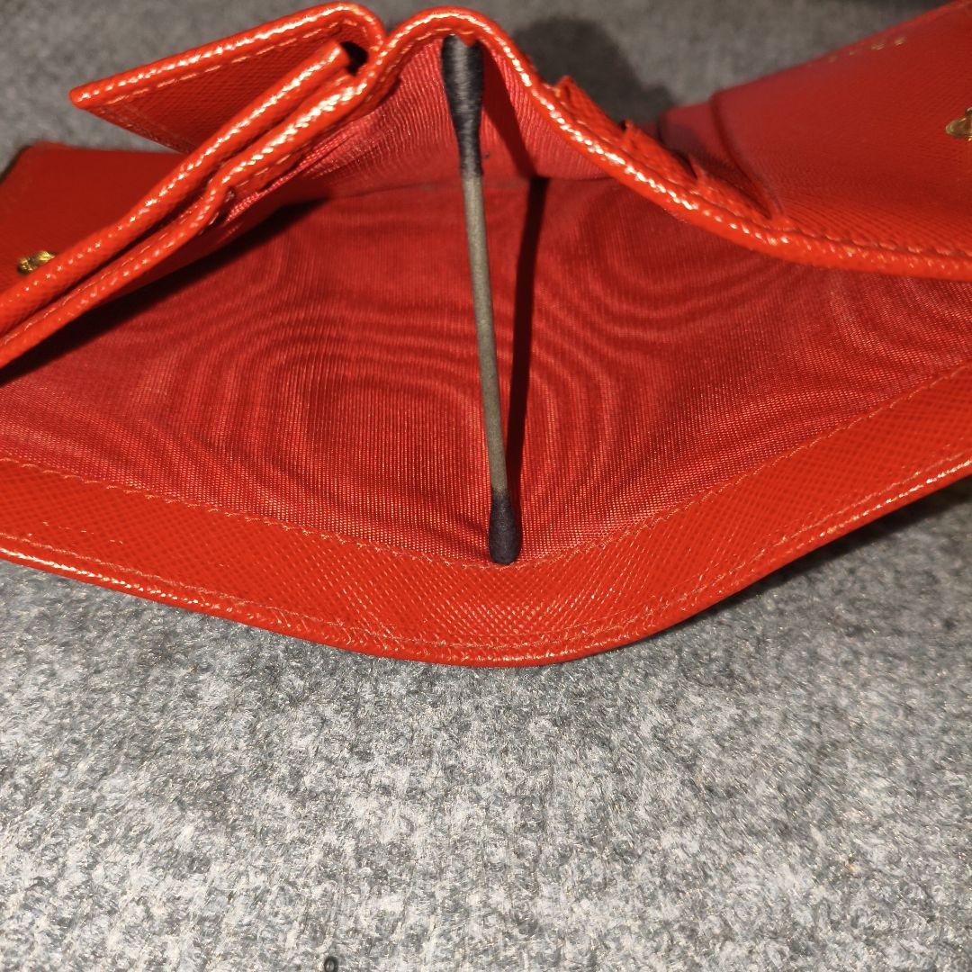 PRADA 二つ折り財布 赤