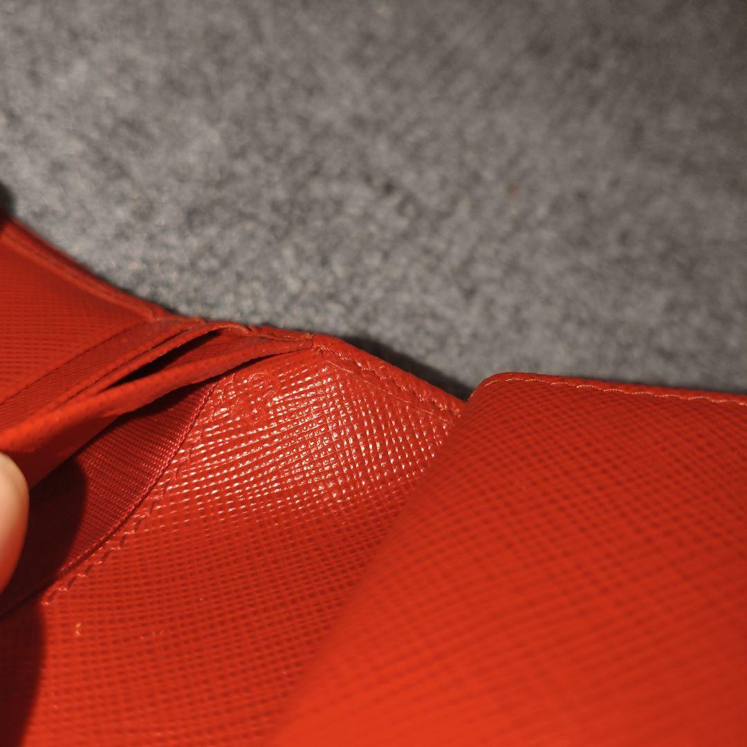 PRADA 二つ折り財布 赤