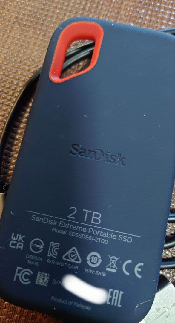 SanDisk　外付SSD 2TB　使用時間40時間未満