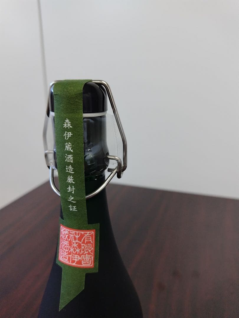 極上森伊蔵 長期熟成酒　かめ壺焼酎 ギフトボックス入り　720ml