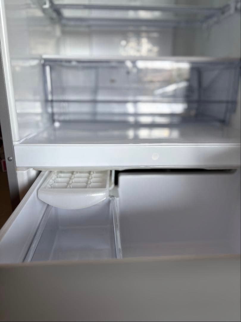 【値下げしました】アクア 3ドア冷蔵庫 AQR-27H 送料込