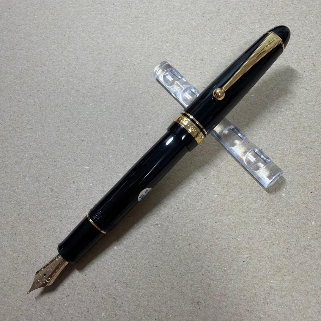新品 PILOT パイロット Custom カスタム 742 万年筆 SM 黒