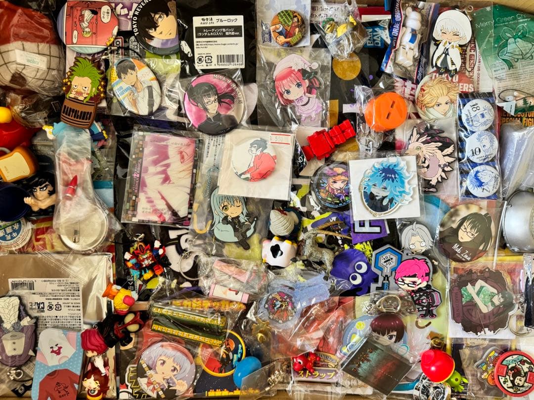 アニメグッズ キャラクターグッズ まとめ売り 超大量 大量 缶バッジ 激安 処分