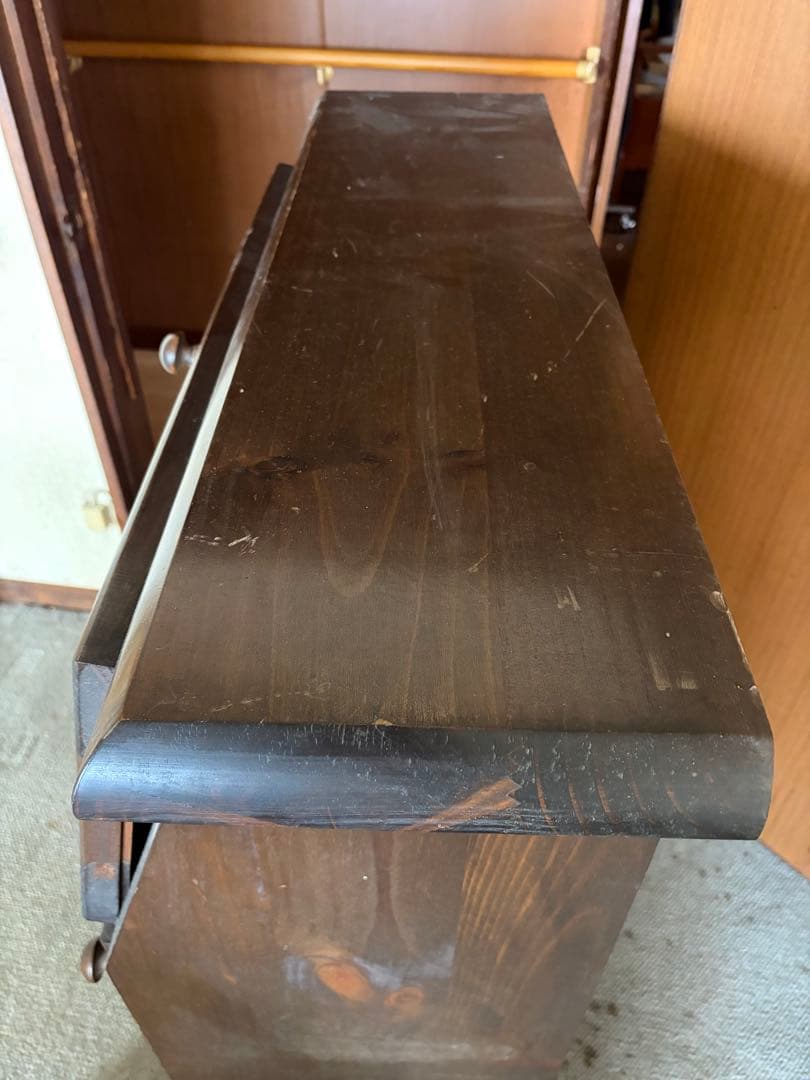 引き取り希望　花柄装飾のダークブラウンタンス　アンティーク　収納