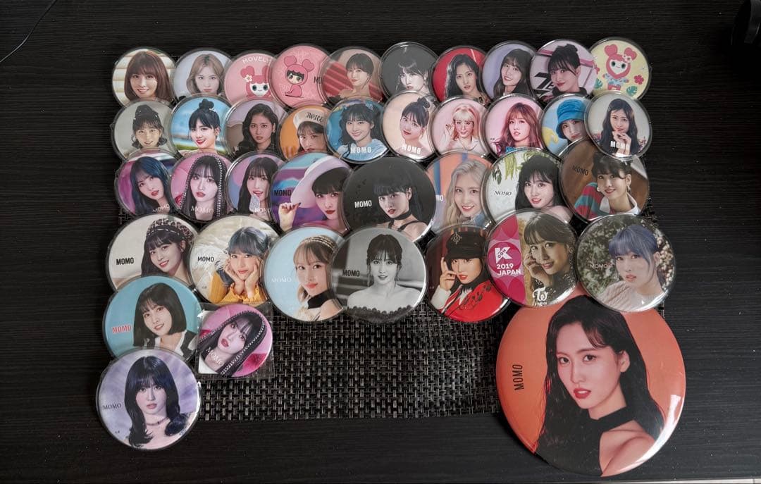TWICE モモ 缶バッジセット