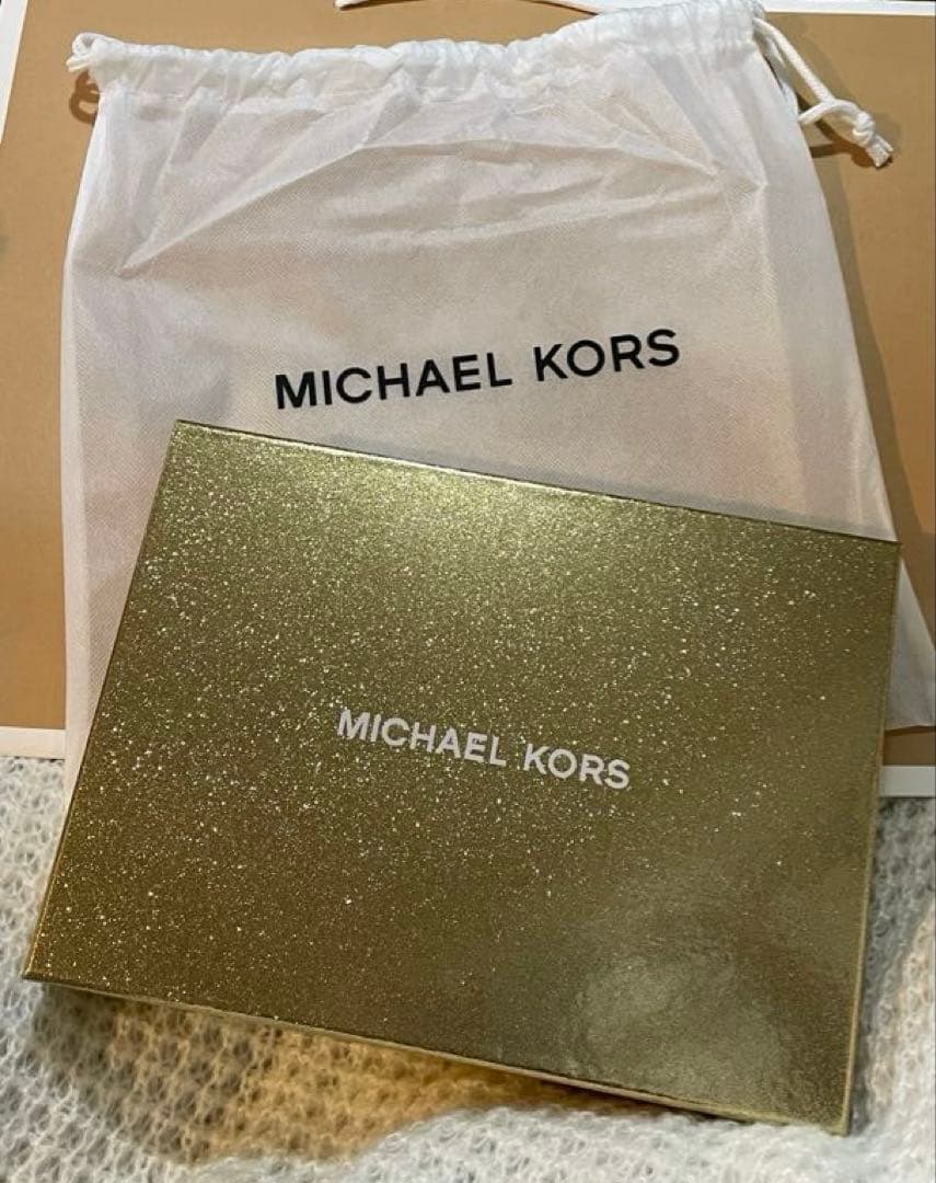 新品 マイケルコース チャーム ビーニースカーフ ニット帽 BOXセット 白系