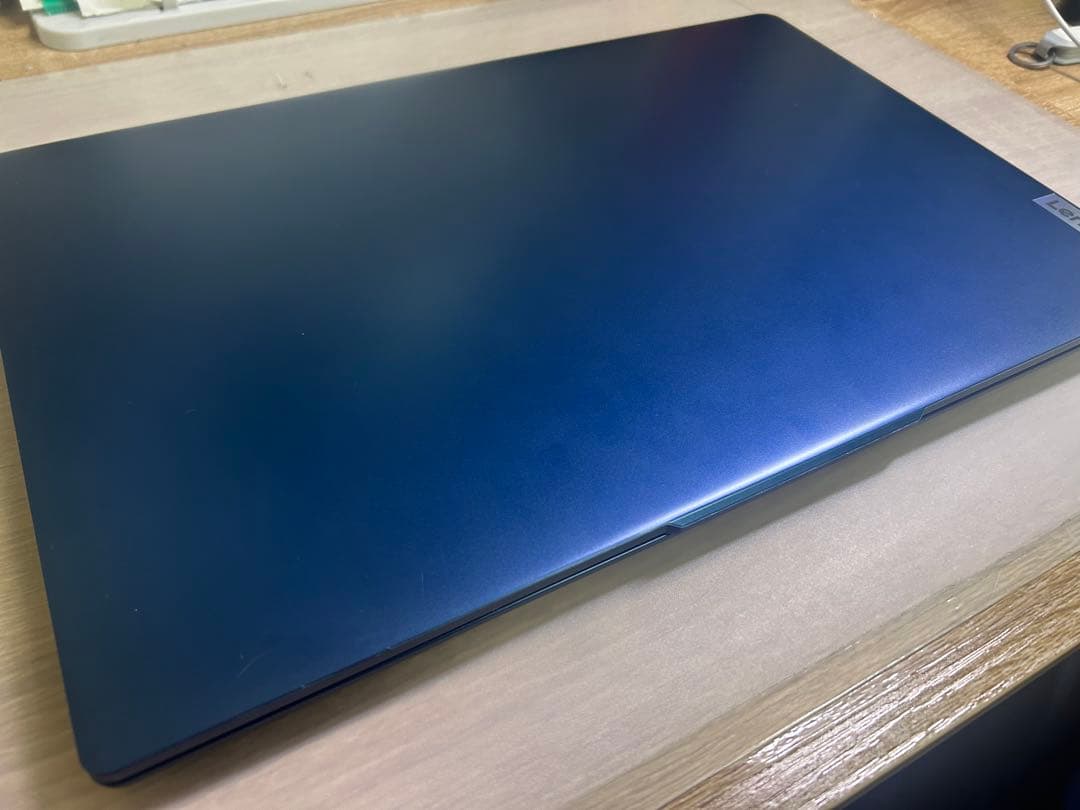 美品　Lenovo IdeaPad Slim 3 Gen 8 15.6インチ