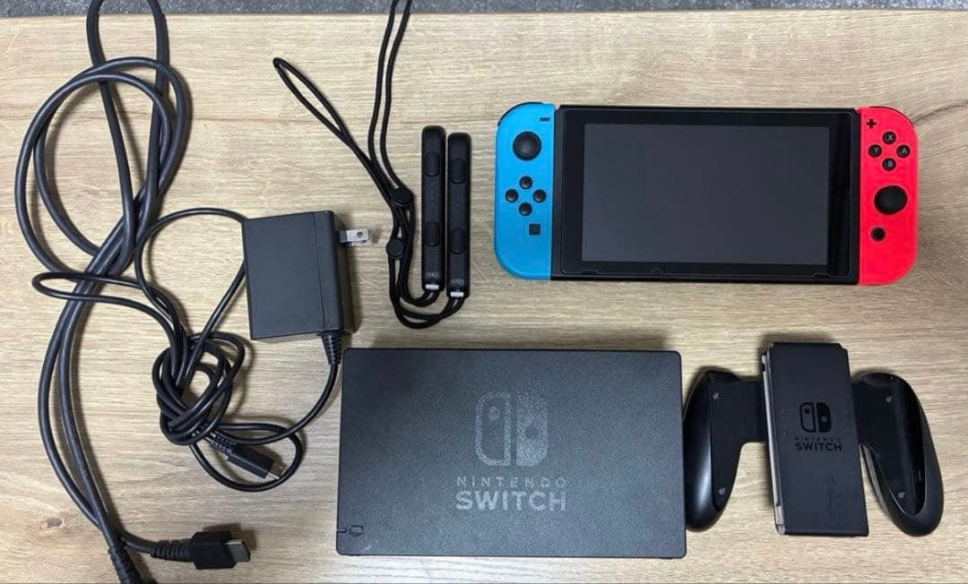7*様 【フィルム貼付済・ケース付】Nintendo Switch 本体