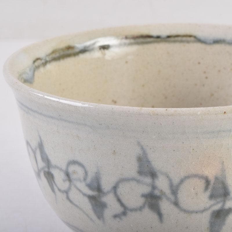 茶道具　八幡窯造　安南染付　花草文　茶碗　共箱　C　8403