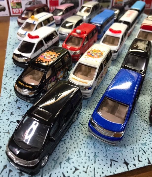 トミカ アルファード コレクションケース付き