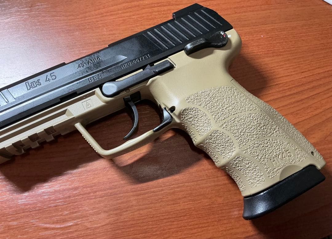 東京マルイ　HK45 ガスブローバック　タクティカル ハンドガン　3マガジン付き