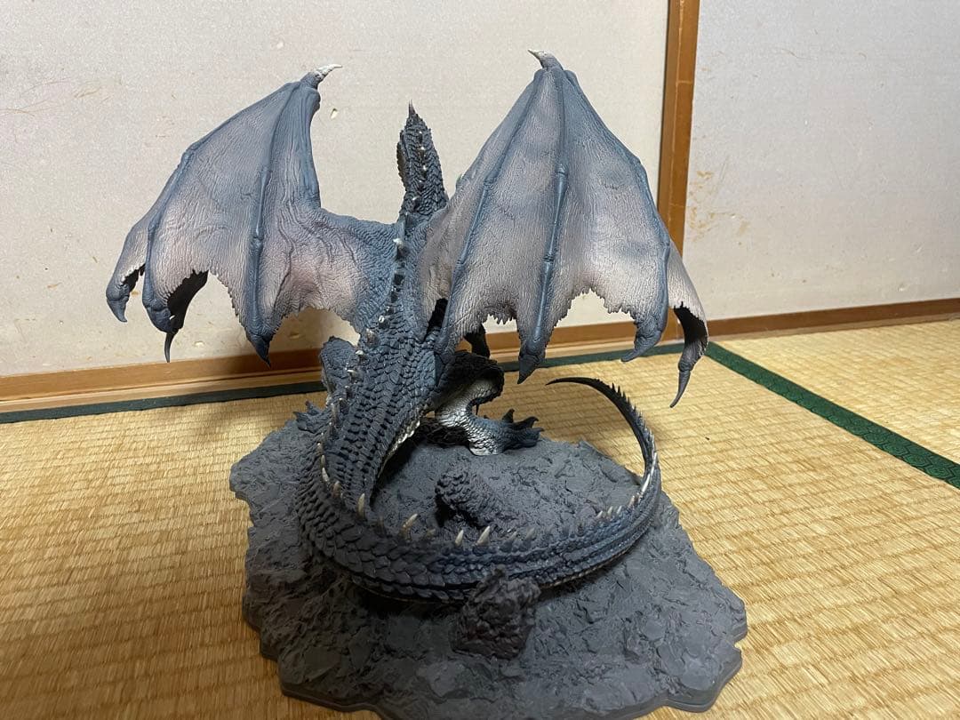 ミラボレアス　モンスターハンター　クリエイターズモデル　フィギュア　モンハン