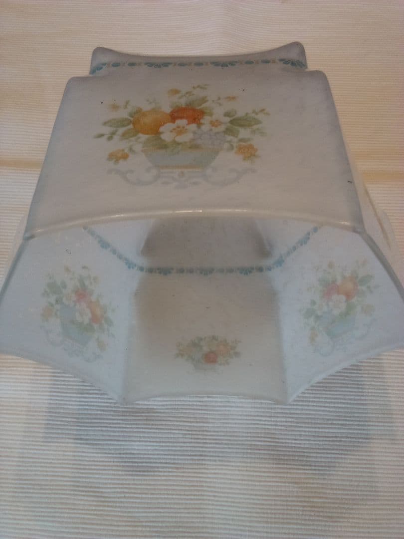 イギリスのガラスシェード 1930年代 マ—ブル模様と花籠