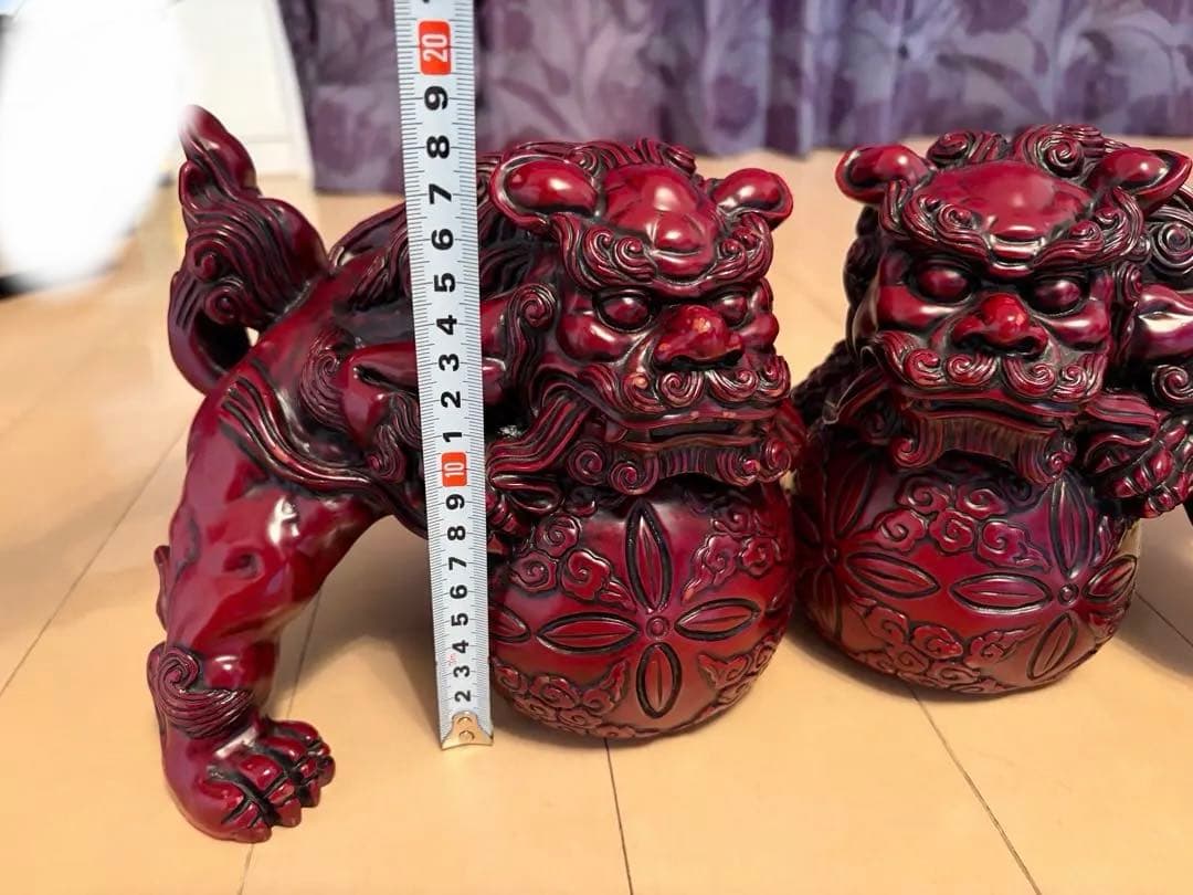 赤い獅子像 置物 陶器製　縁起が良い　幸運