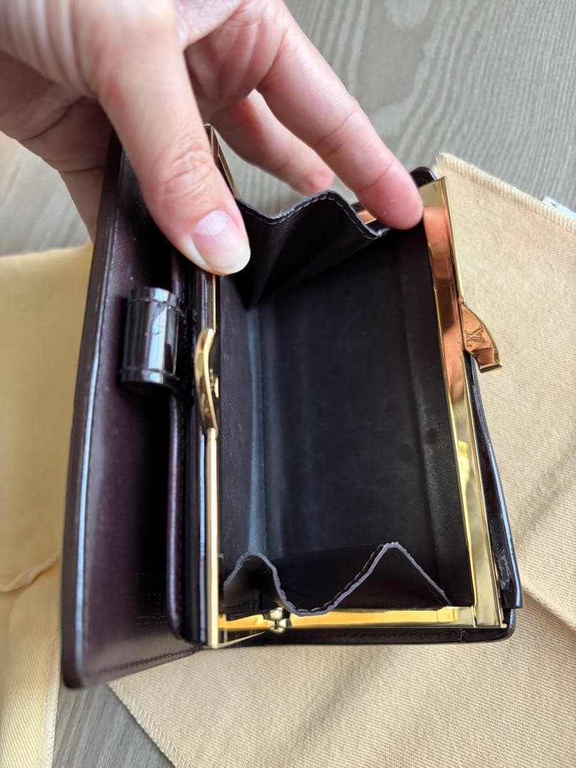 ルイ・ヴィトン ヴェルニ ポルトフォイユ ヴィエノワ アマラント