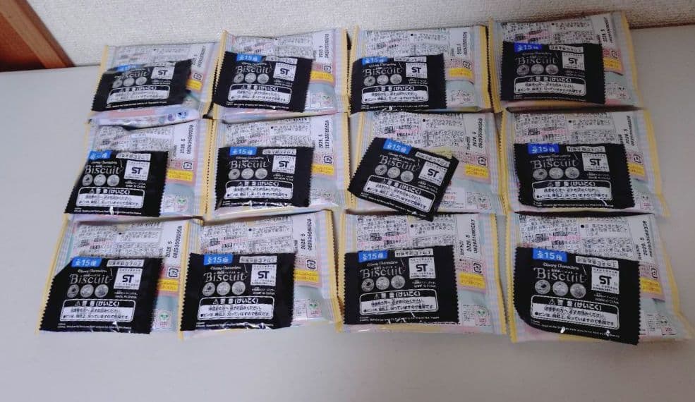 Disney Characters 刺繍缶バッジビスケット　第1弾＆第2弾