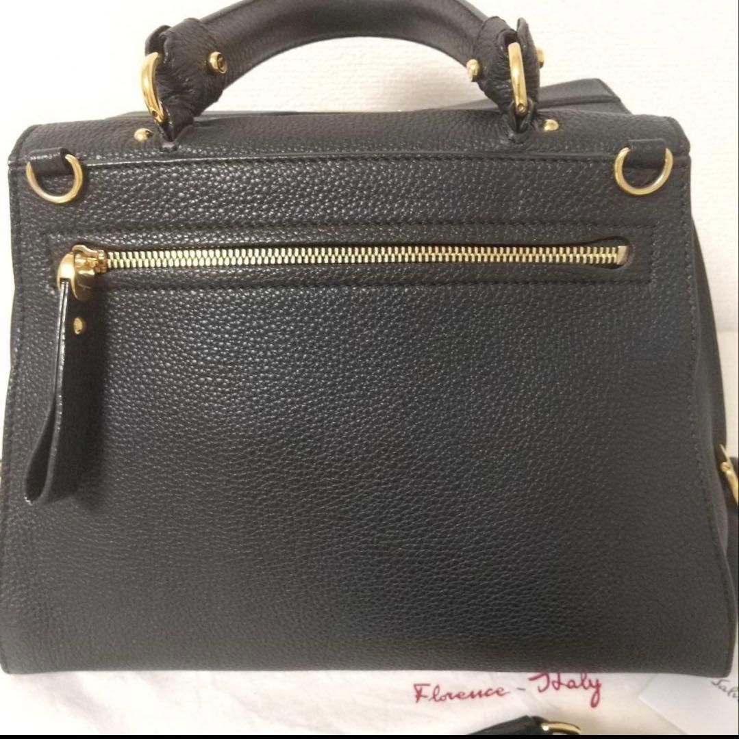 Nao様 Salvatore Ferragamo ソフィア　ブラック