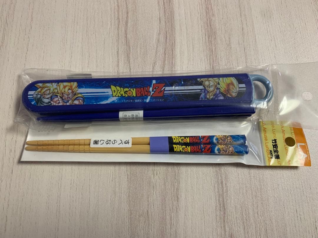 ドラゴンボール　弁当　財布　コップ　3段プラチェスト　プールバッグ　箸　おしぼり
