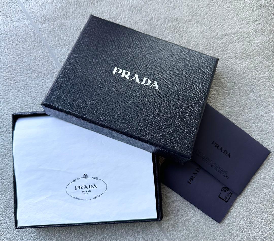 PRADA キーリング付きケース 値下不可