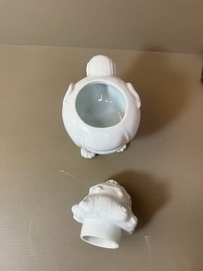 2905 無形文化財　平戸　三川内焼　白磁獅子　香炉　陽山松太郎作