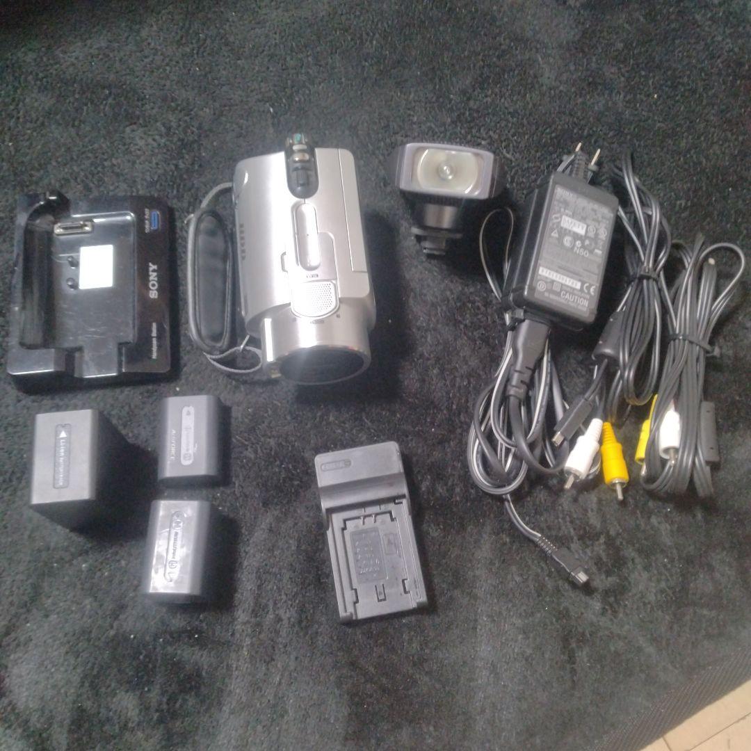 ハンディカム、SONY ビデオカメラ本体 バッテリー3個付き