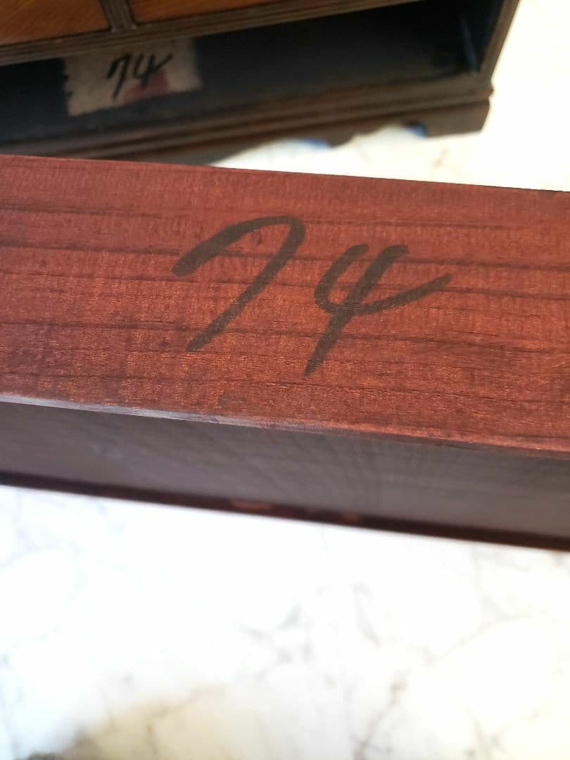 【昭和レトロ】木製家具　和風家具　民芸風　小引き出し　収納棚　木製模様の箪笥