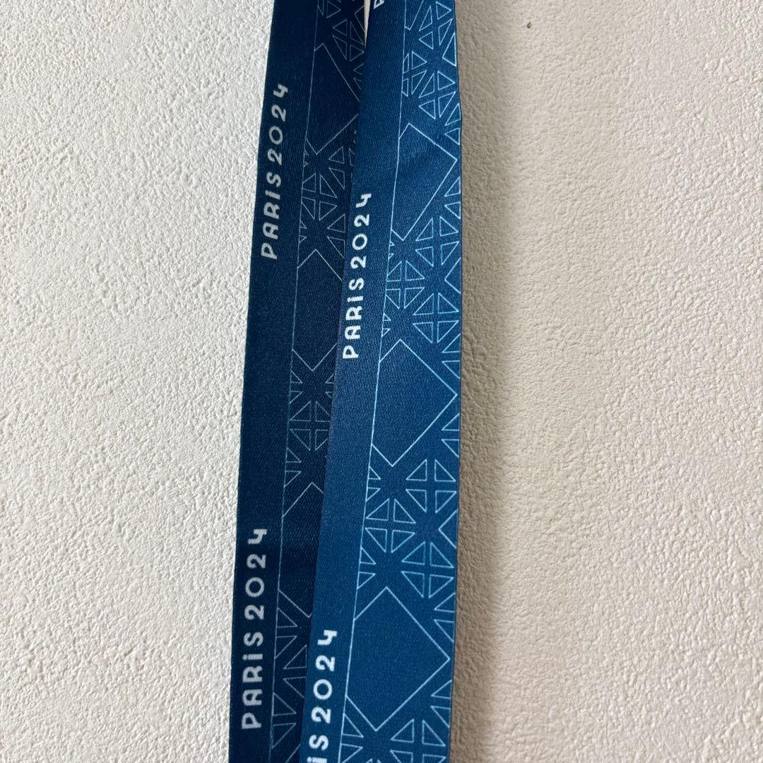 パリ　オリンピックの金メダル レプリカ 材質: 亜鉛合金　専用ケース付き