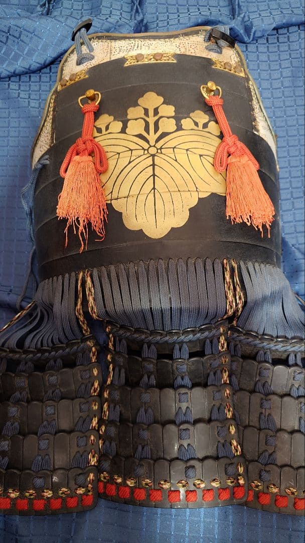 【最終値下げ】甲冑　等身大　濃紺糸威伊予素懸二枚胴具足　五三桐