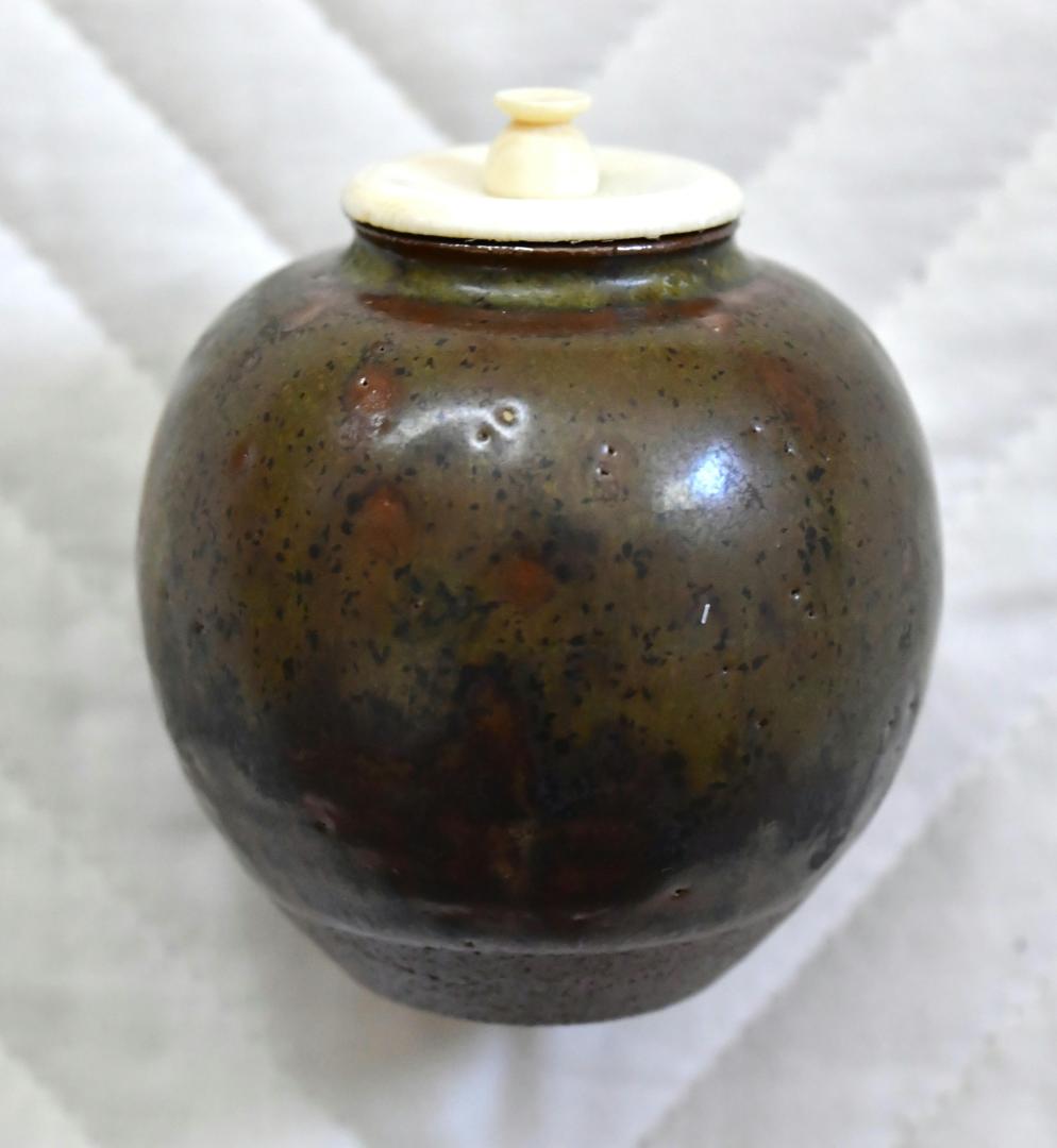 桶谷定一作　京焼　茄子茶入　宗薫純子　共箱付　渋く深く満ち足りた風合い　美品