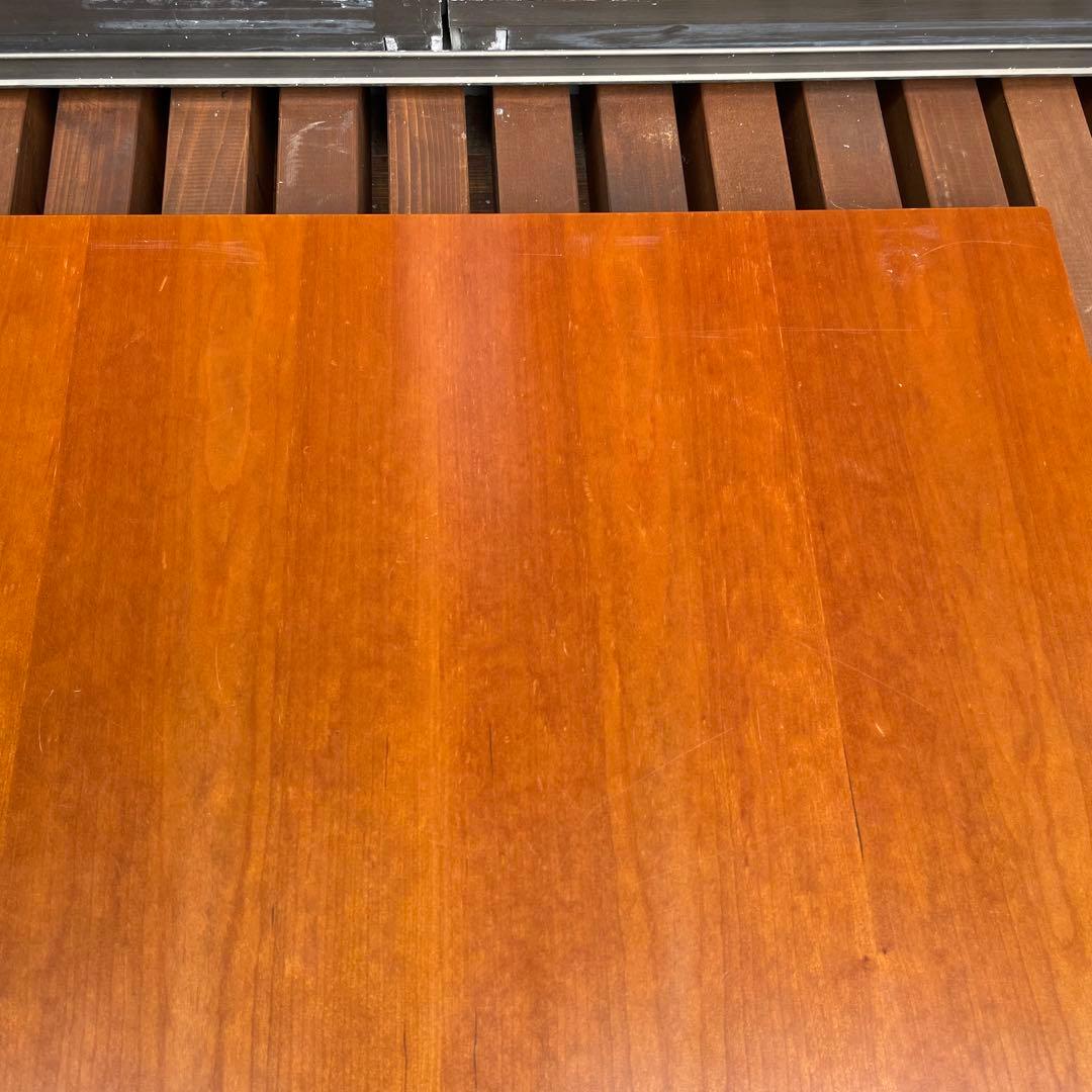 フレデリシア　ナナディツエル　トリニダード・トバゴテーブル小　ウェグナー 北欧