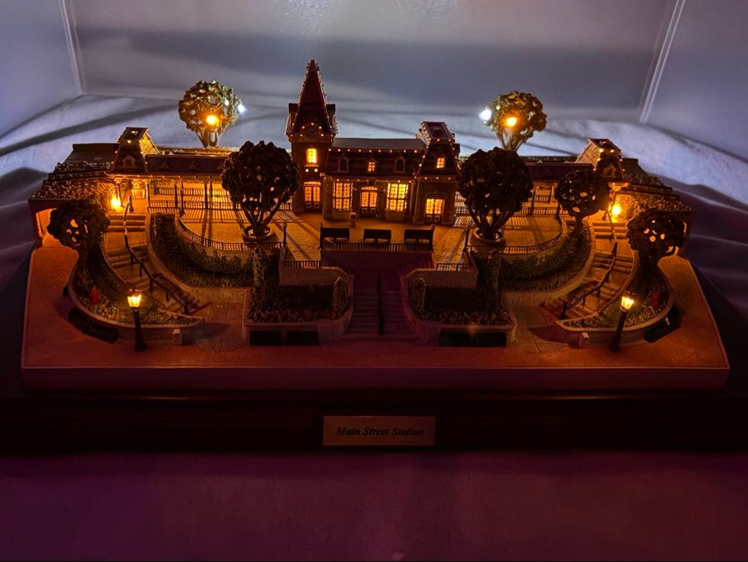 オルショウスキー メインストリートステーションライトアップフィギュア ディズニー