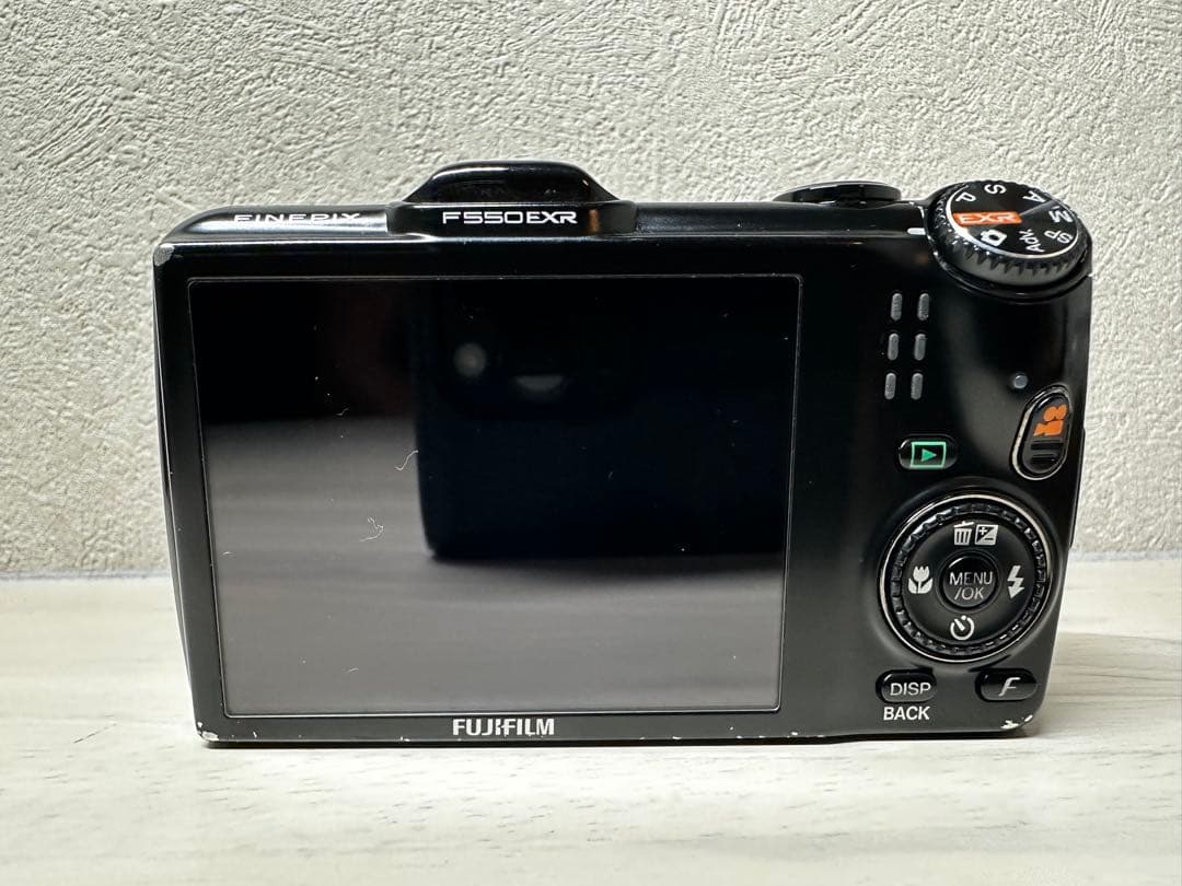 【完動品】Fujifilm FinePix F550EXR ブラック　デジカメ