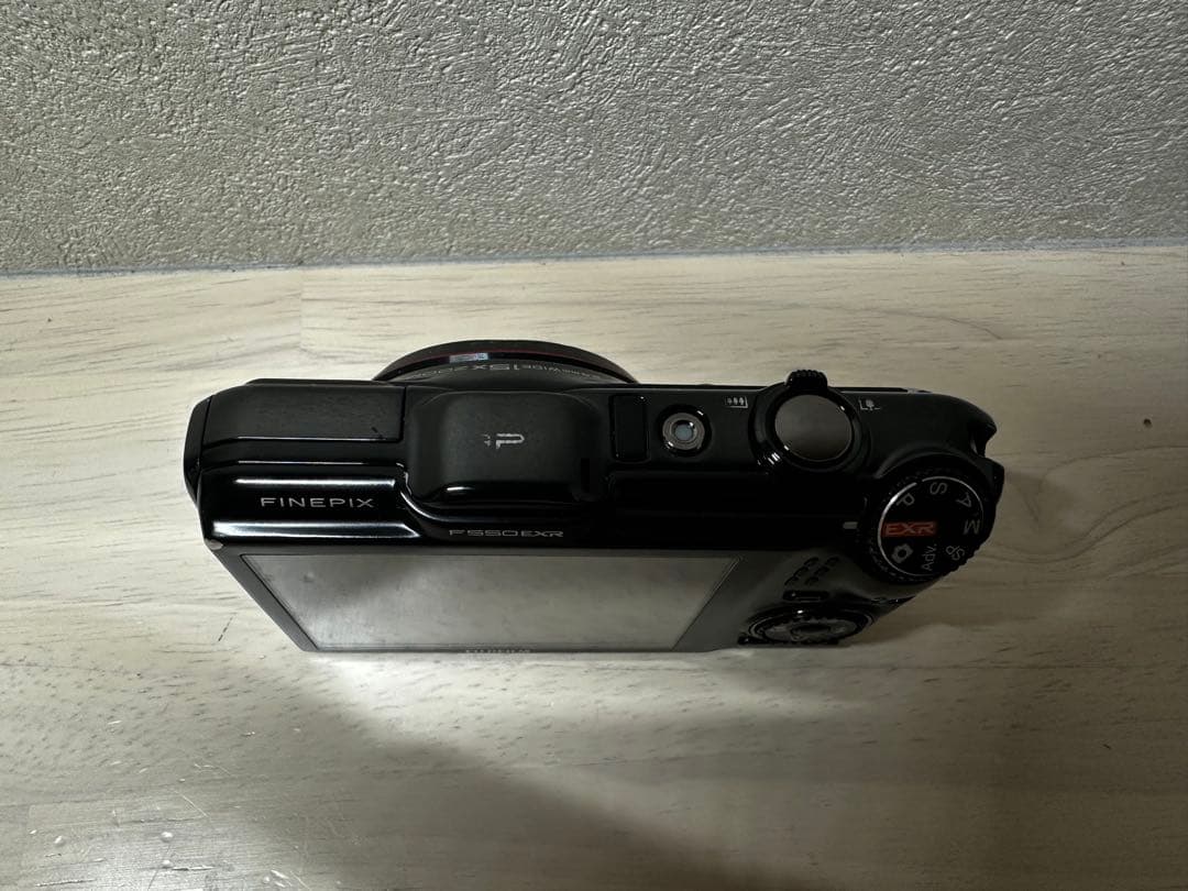 【完動品】Fujifilm FinePix F550EXR ブラック　デジカメ