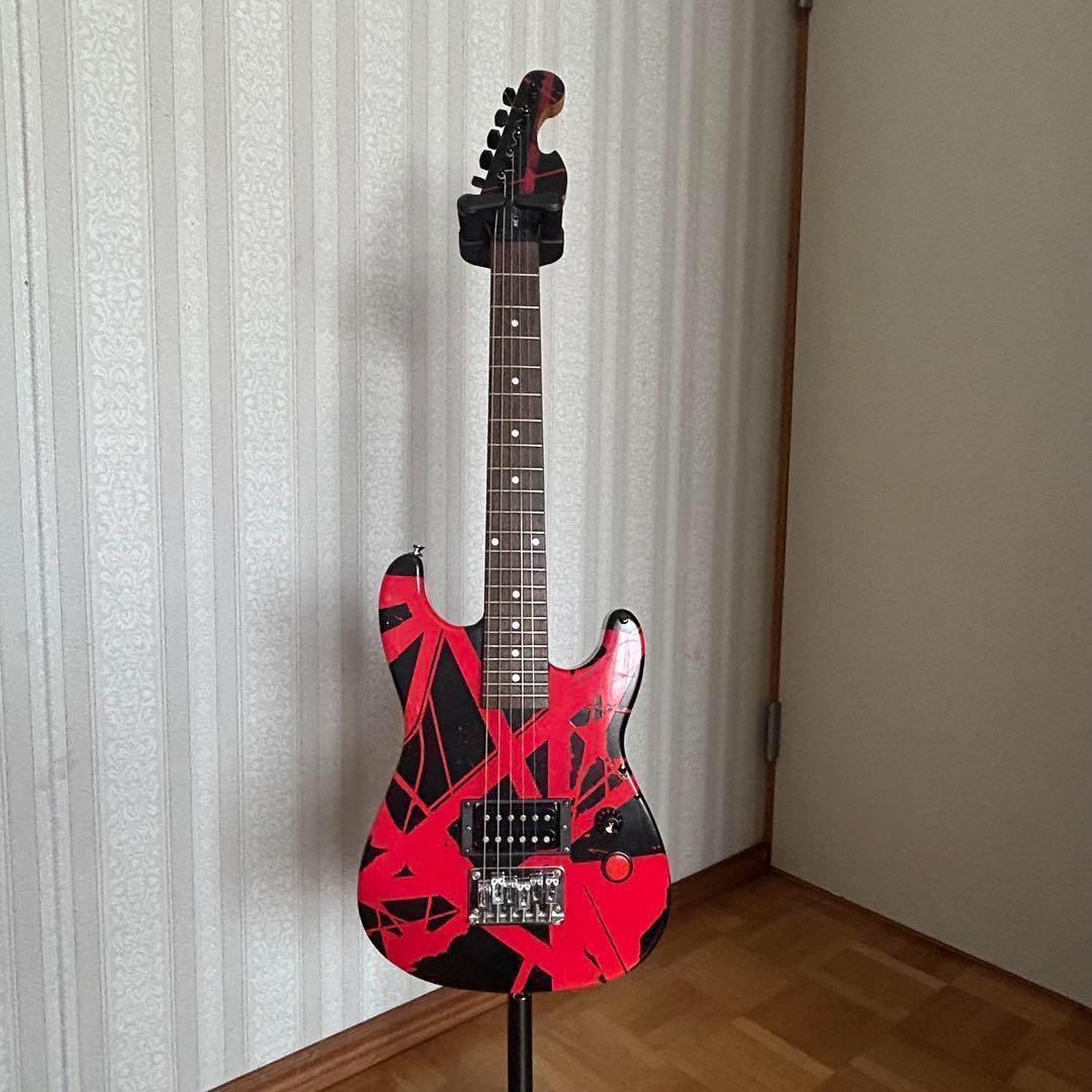 VHⅡ　Black ＆Red 風のミニ・ギター。 １６日までの底値！
