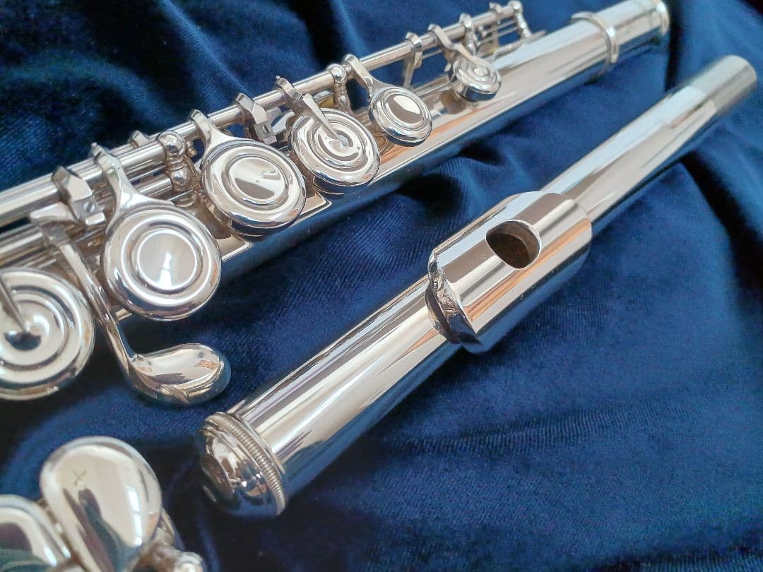 ♦超美品♦最新・現行モデル♦ヤマハフルート YFL212